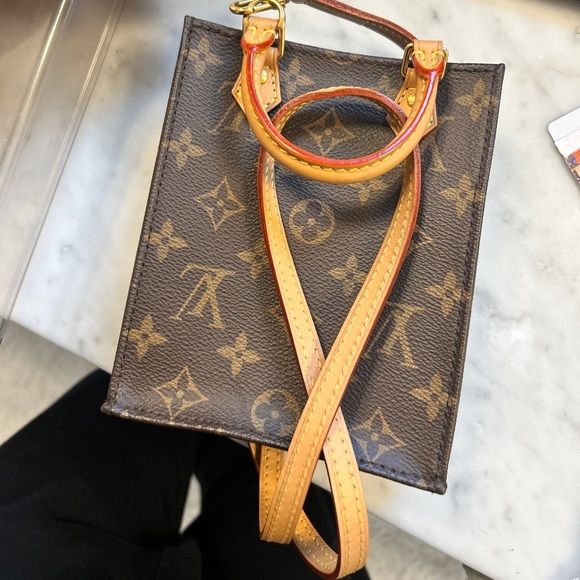 Louis Vuitton Petit Sac Plat Monogram Canvas - Picture 1 of 6